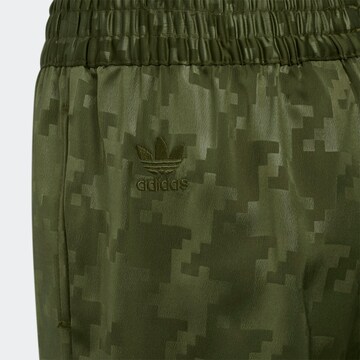 ADIDAS ORIGINALS Regular Trousers in Green