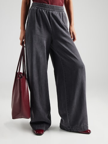 Wide leg Jeans 'PCJASMINE' de la PIECES pe negru: față
