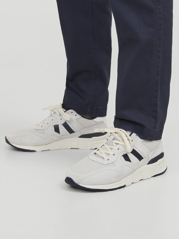 JACK & JONES Sneakers laag in Grijs: voorkant