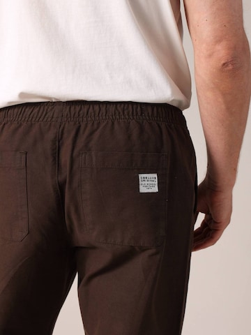 Loosefit Pantalon Deeluxe en marron