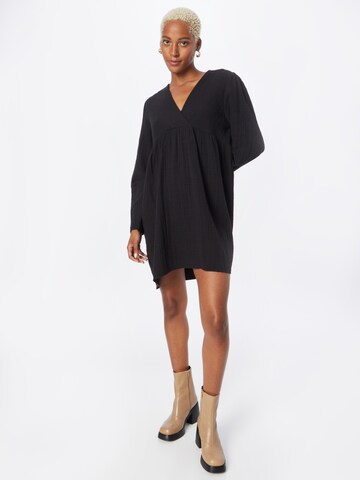 Robe UNITED COLORS OF BENETTON en noir : devant