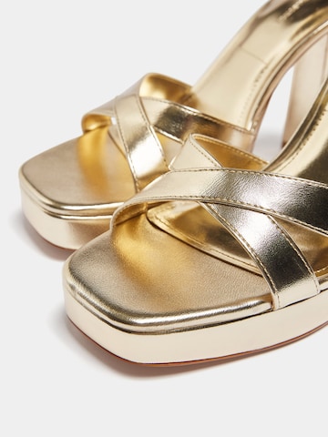 Pull&Bear Sandal in Gold