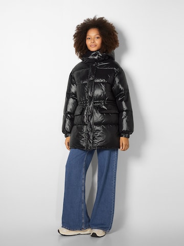 Bershka Jacke in Schwarz: predná strana