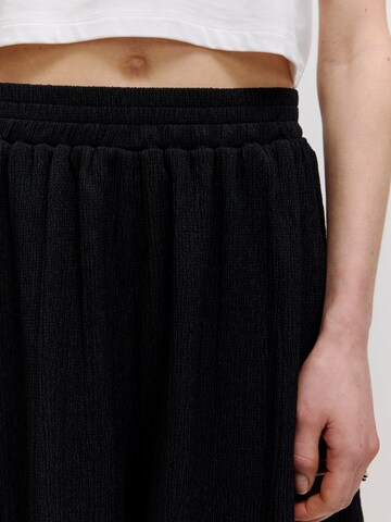 Loosefit Pantalon 'Mara' EDITED en noir