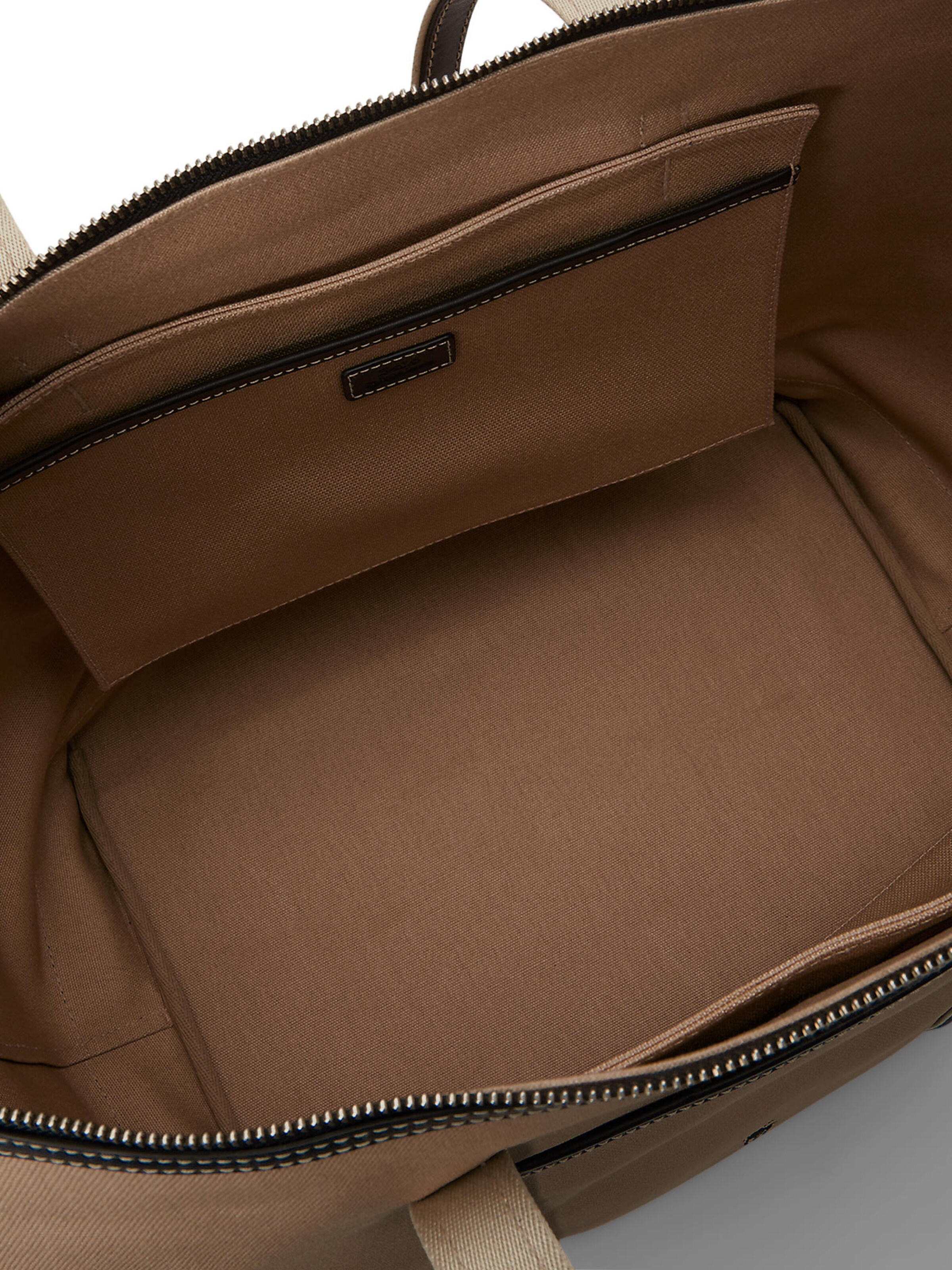 Plase de cumpărături de la Polo Ralph Lauren pe maro