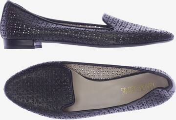 Madeleine Flats & Loafers in 41 in Black: front