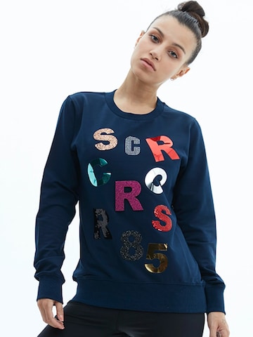 SCR. Sporttrui 'LELYA' in Blauw: voorkant