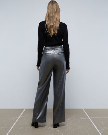 Wide leg Pantaloni con pieghe di Scalpers in argento