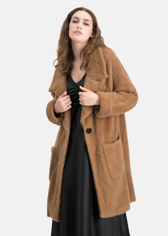 Nicowa Between-Seasons Coat 'Tedino' in Brown: front