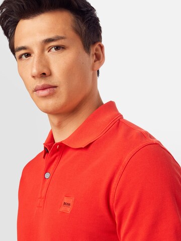 BOSS - Regular Fit Camisa 'Prime' em vermelho