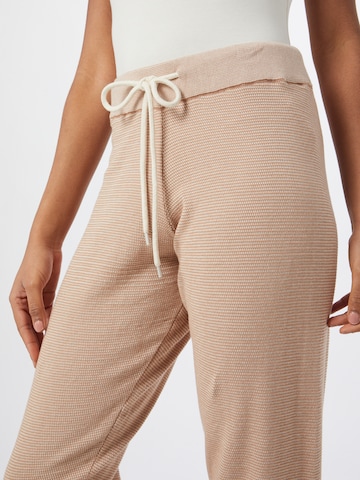 Tapered Pantaloni sport 'Alice' de la Varley pe roz