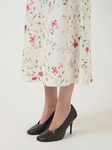 Gonna 'YASPELLA' di YAS in bianco