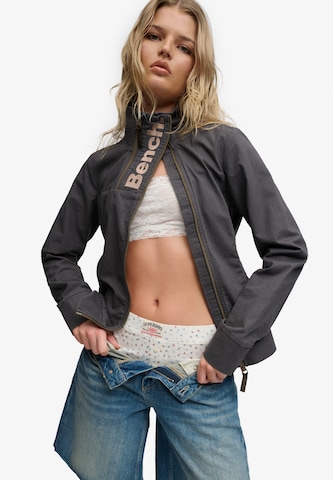 Veste mi-saison 'Bench X Superdry & Co' BENCH en gris : devant