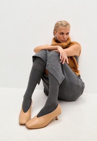 CESARE GASPARI Pumps in Beige