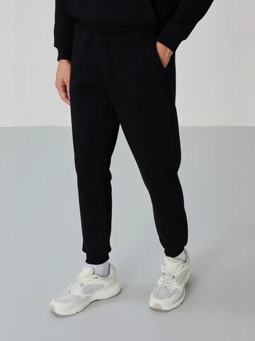 Tommy Life Sweat suit in Black