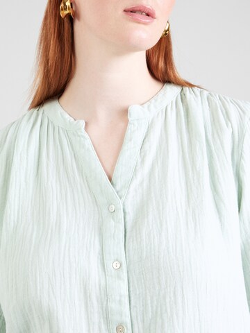 ONLY Carmakoma - Blusa 'CARThyra' en verde