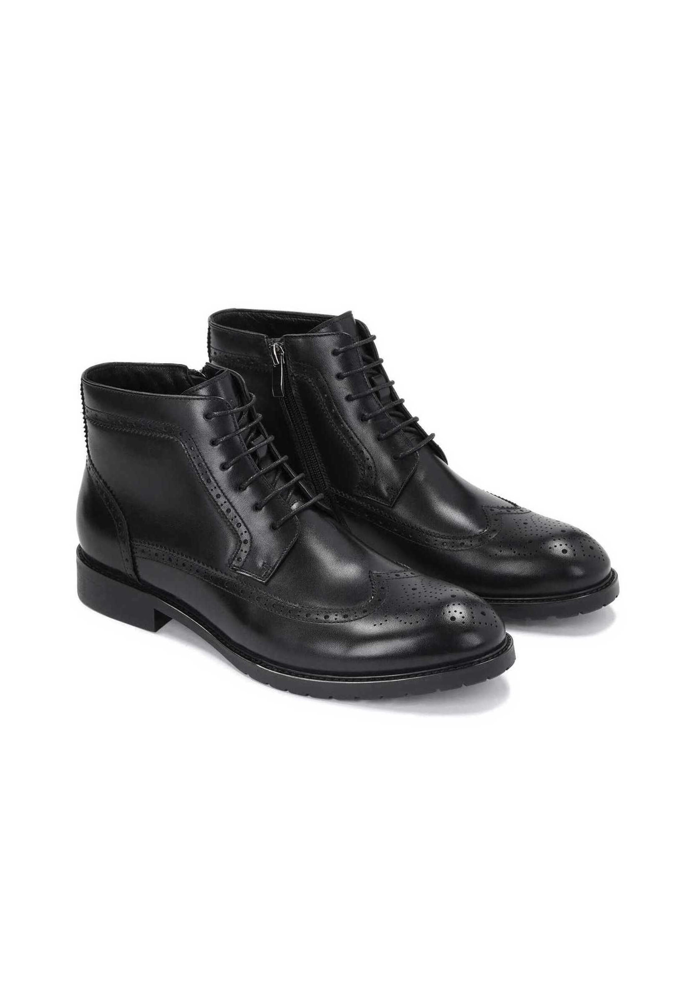 Kazar Schnürstiefel in Schwarz