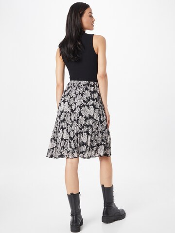 Eight2Nine Skirt in Black