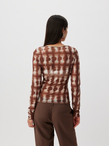 LeGer by Lena Gercke - Camiseta 'Kate' en marrón: atrás