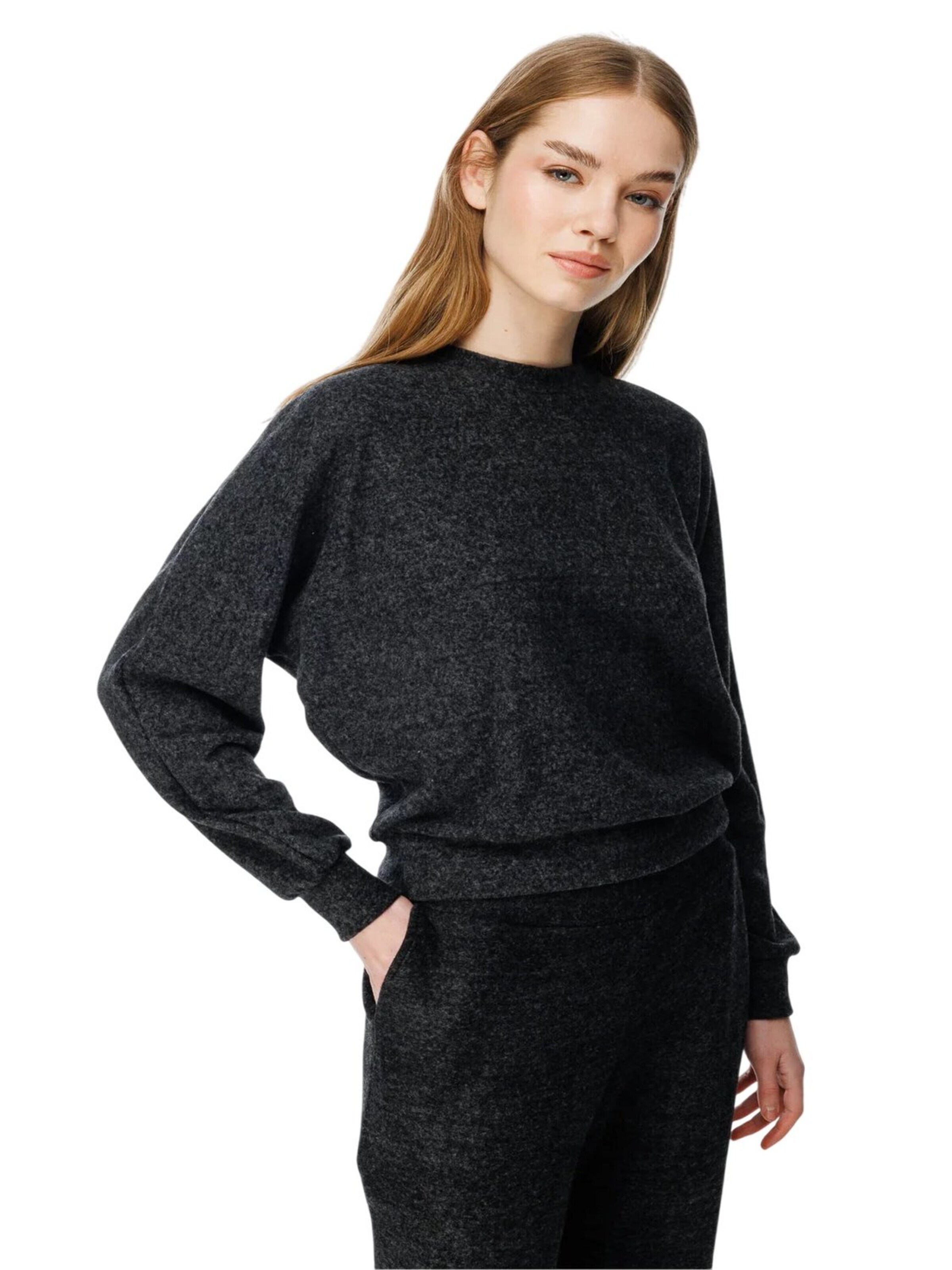 Alexa Dash Sweatshirt in Zwart: voorkant