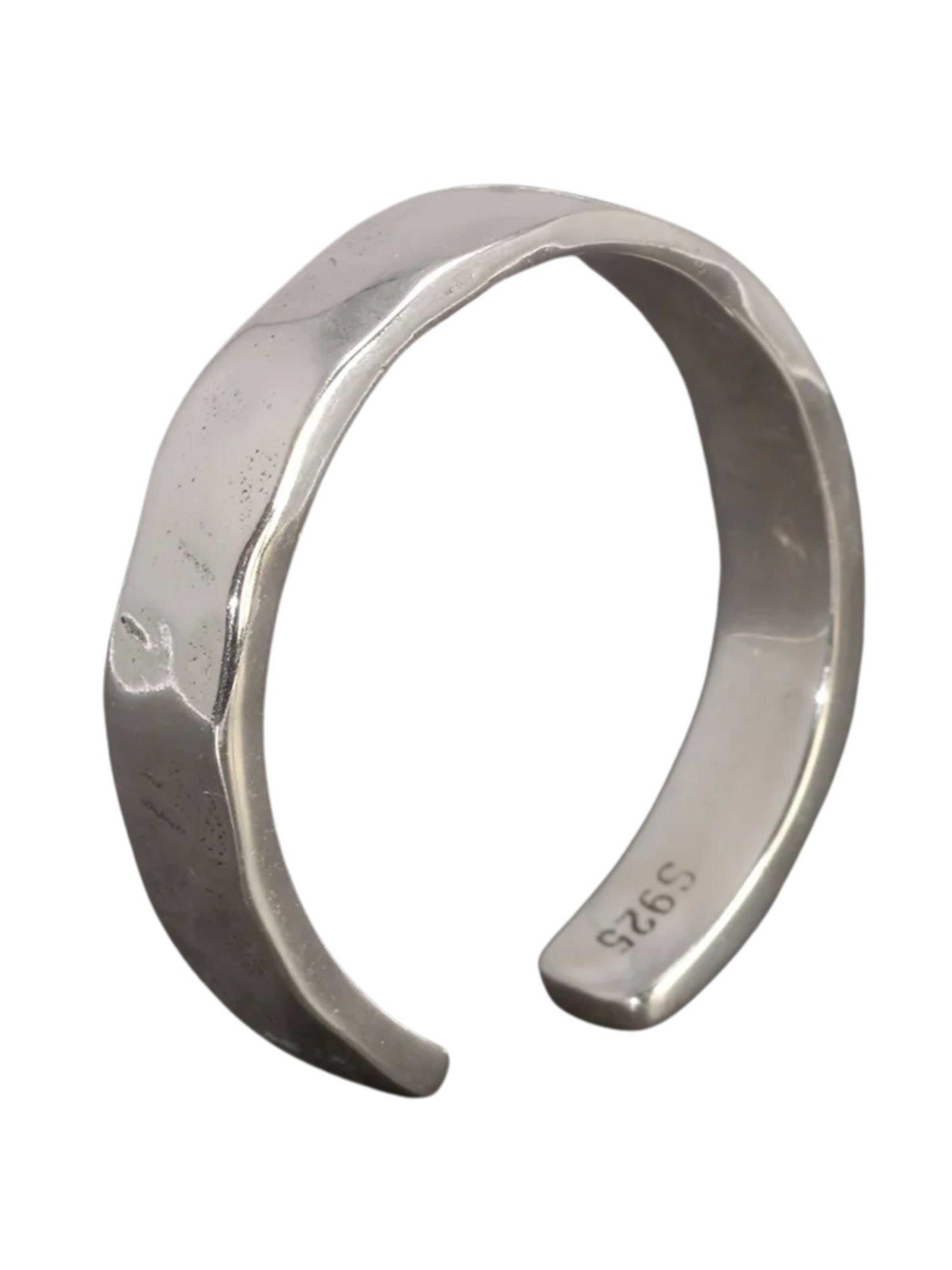 Eternal Ring 'Wave' in Silver: front