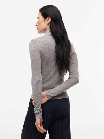 TOMMY HILFIGER - Camiseta en gris