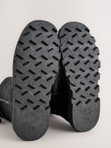 Next - Bota em preto