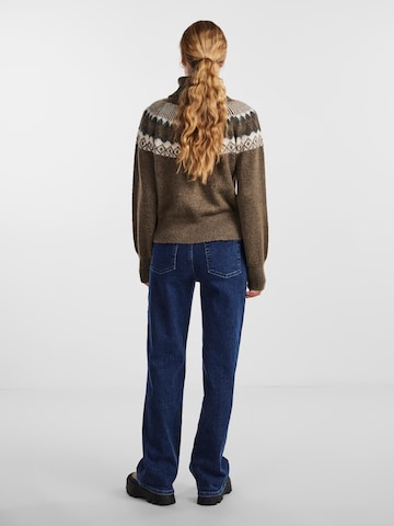 Pull-over 'SAVA' PIECES en marron