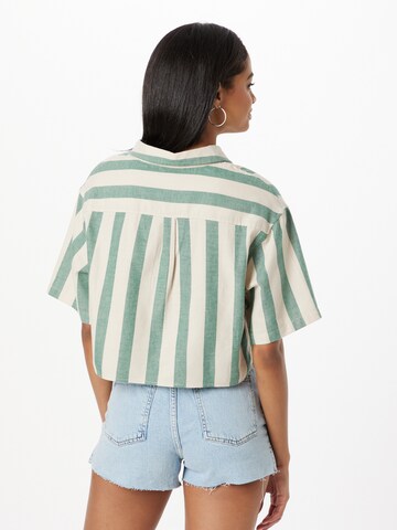 Urban Classics - Blusa en verde