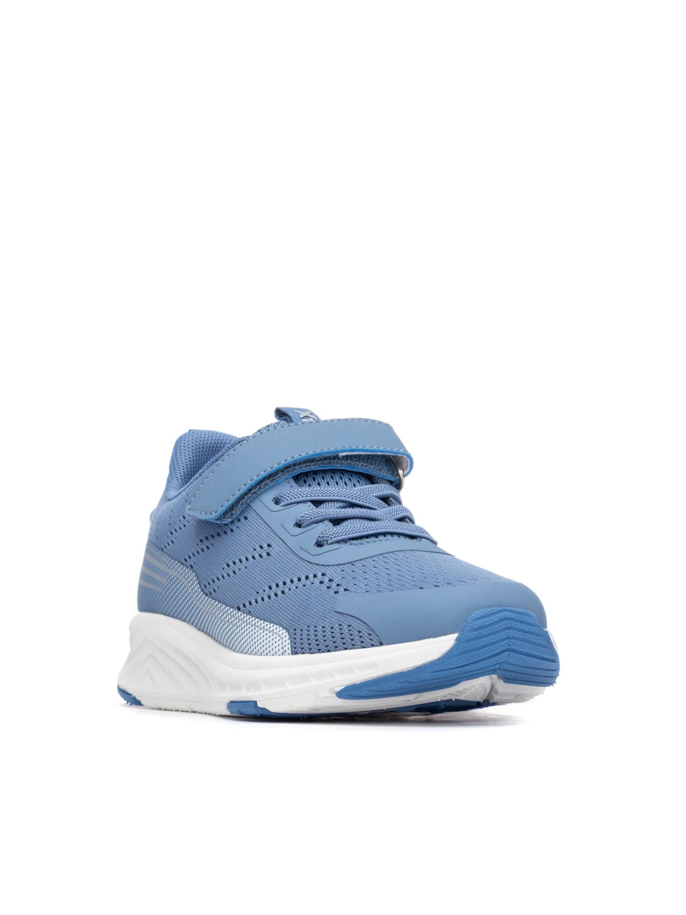 Xti Sneakers in Blue: front