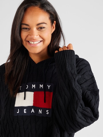 Tommy Jeans Curve Svetr – černá