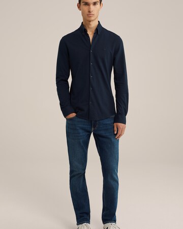 WE Fashion Slim Fit Skjorte i blå