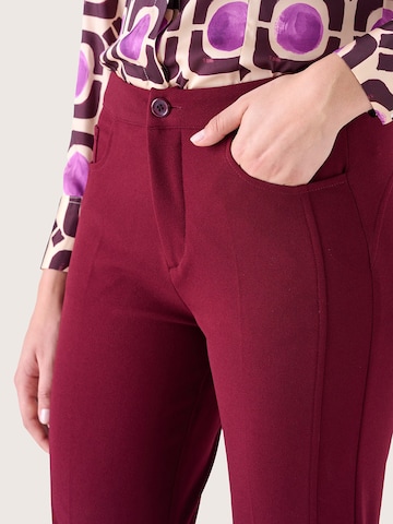Coupe slim Pantalon 'KATERUNNB' Camomilla en rouge