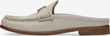 LOTTUSSE Mules in White: front