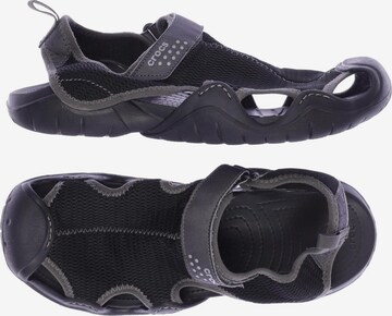 Crocs Sandalen 46 in Grau: predná strana