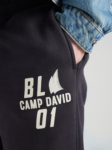 Effilé Pantalon CAMP DAVID en bleu