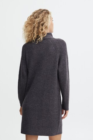 b.young - Vestido de punto en gris
