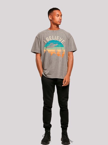 F4NT4STIC T-Shirt 'I Believe UFO Alien Sonnenuntergang' in Grau