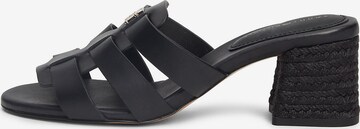 TOMMY HILFIGER - Zapatos abiertos en negro: frente