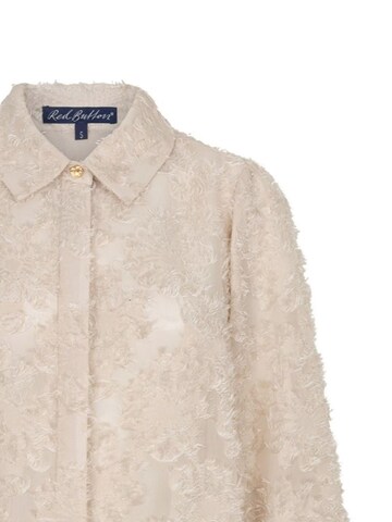 Red Button Blouse in Wit