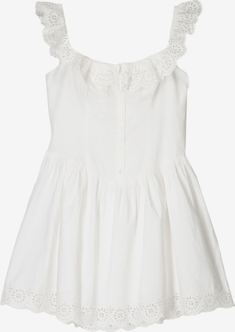 Rochie de vară de la Bershka pe alb: față