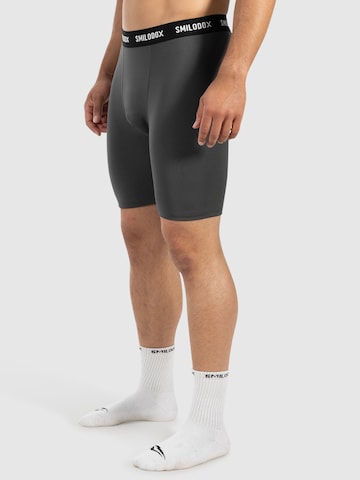 Smilodox Skinny Shorts ' Zeyn ' in Grau