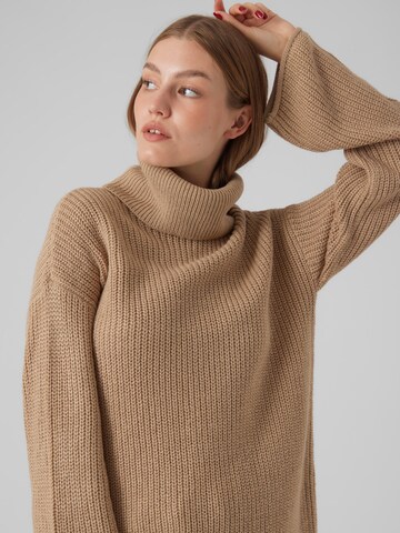 VERO MODA Neulepaita 'Sayla' värissä beige