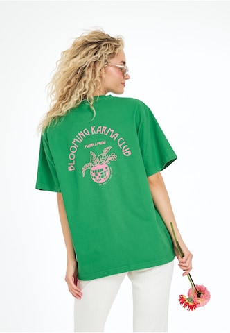 T-shirt 'Blooming Club' OH APRIL en vert : devant