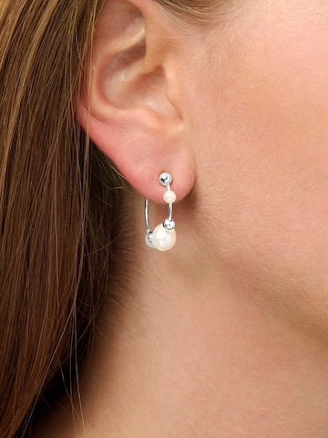 Boucles d'oreilles 'Atomic Pearl' Jane Kønig en argent : devant