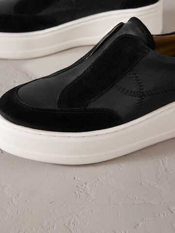 Next Slip on boty – černá