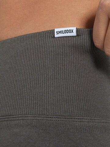 Smilodox Skinny Sporthose 'Elin' in Grau