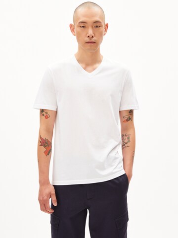 T-Shirt 'JAARNES' ARMEDANGELS en blanc : devant