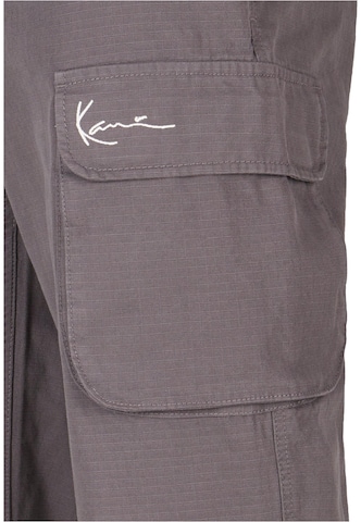 Regular Pantalon cargo Karl Kani en gris