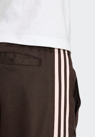 ADIDAS ORIGINALS Slimfit Hose 'Classic' in Braun